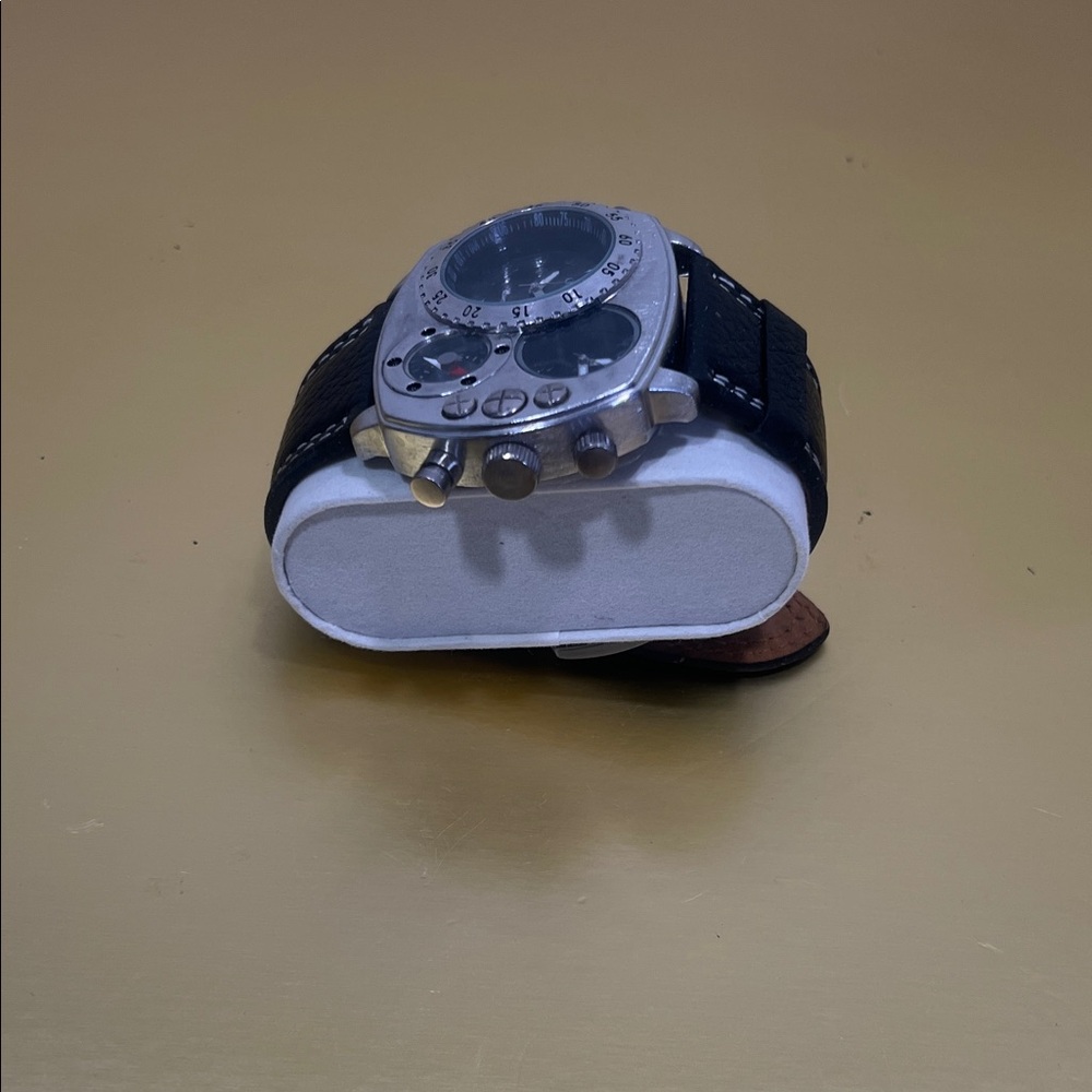 Silver and Black Multi-Dial Watch - Picture 3 of 4